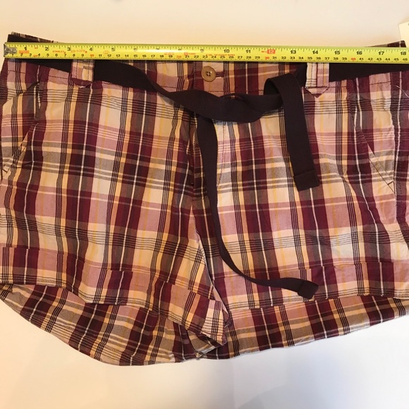 Gap s14 plaid shorts - Picture 4 of 5